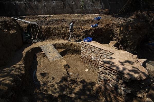 Kadıköy'deki kazılarda bulundu! 16
