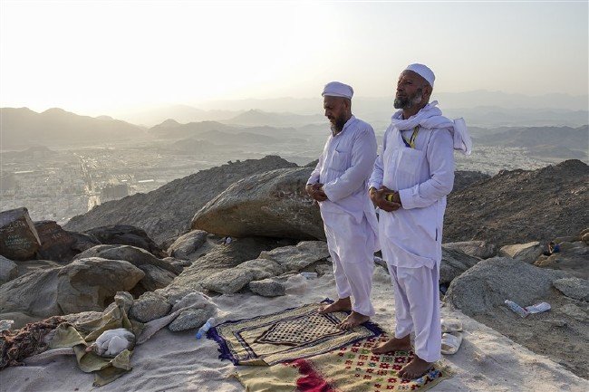 Hicretin mucizevi dağı 'Sevr' 11