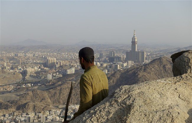 Hicretin mucizevi dağı 'Sevr' 16