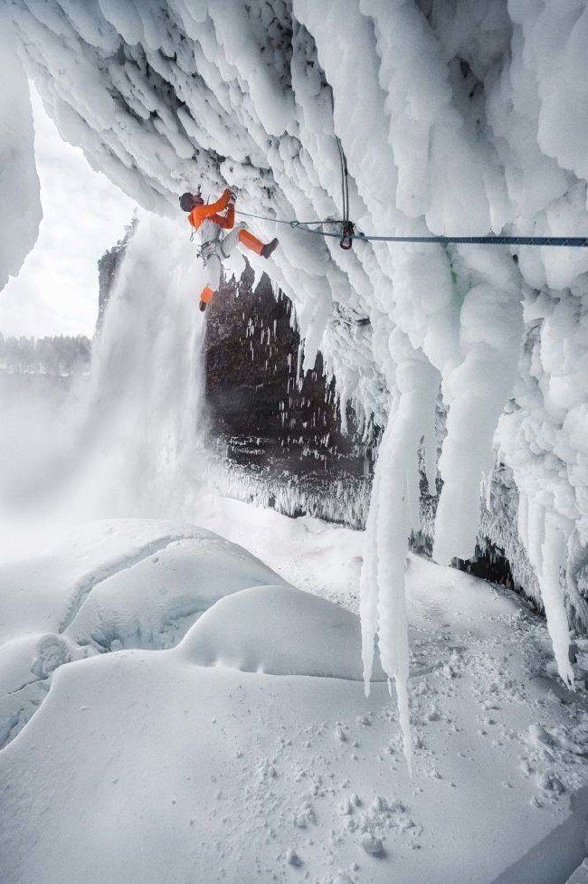 Adrenalini doruklarda yaşatan korkunç pozlar 7