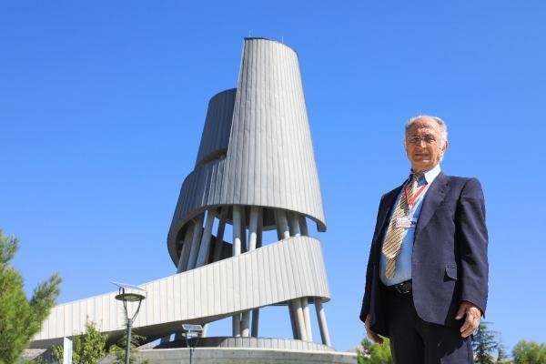 Demirel'in anıt mezarı ziyarete açıldı 5