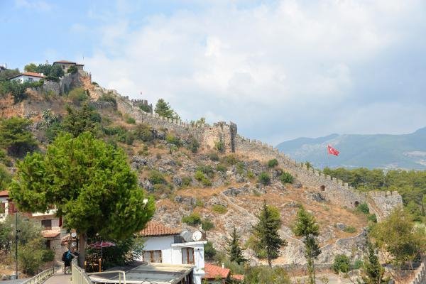 Alanya Kalesi'nde surları yıkan skandal 8