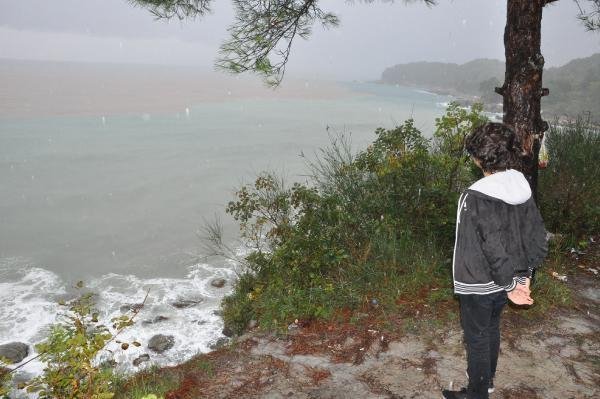 Karadeniz’in rengi değişti 4