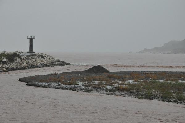 Karadeniz’in rengi değişti 8