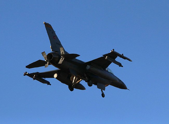 Barış Pınarı Harekatı'ndan ilk görüntüler... 9