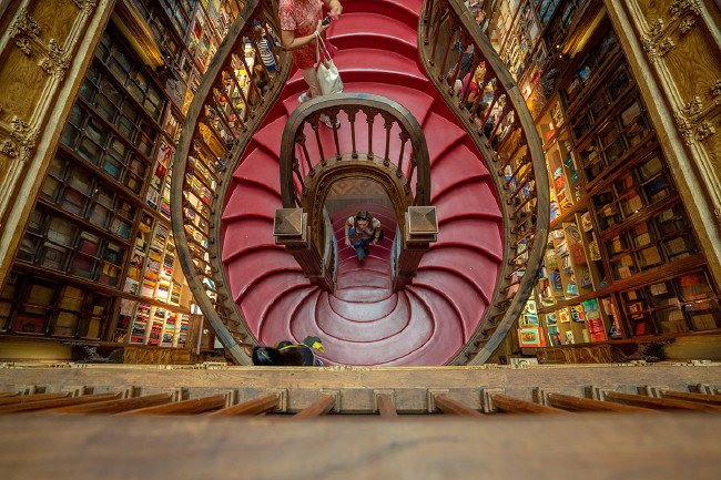 İçerisinden çıkmak istemeyeceğiniz büyüleyici kitapçılar 8