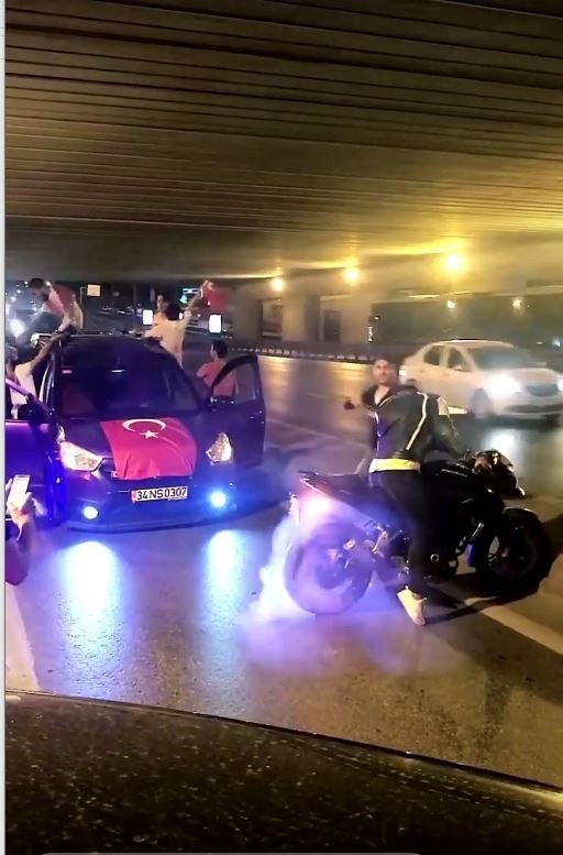 Asker uğurlayanlar ortalığı birbirine kattı 2