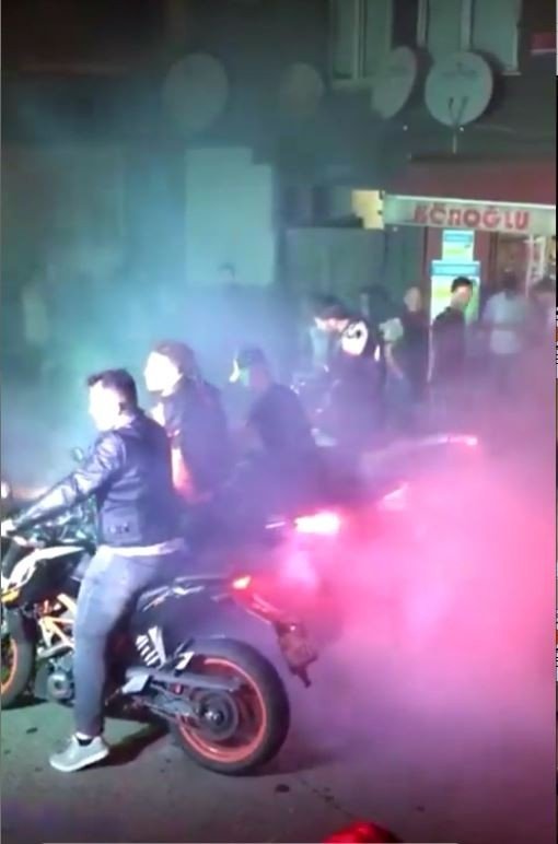 Asker uğurlayanlar ortalığı birbirine kattı 8