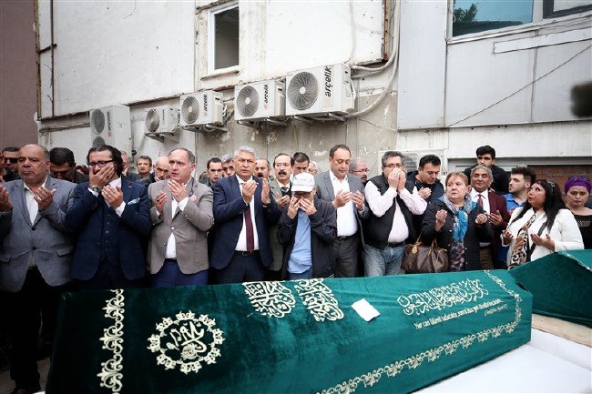 Siyanürle intihar eden 4 kardeşe veda 20