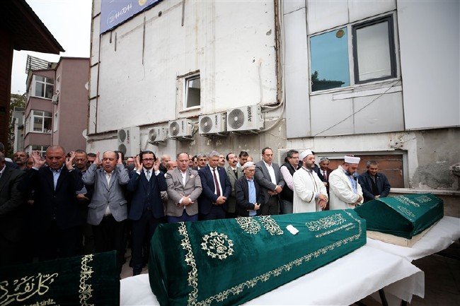 Siyanürle intihar eden 4 kardeşe veda 24