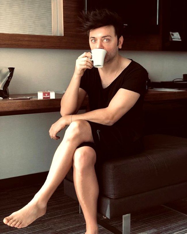 Zakkum'un solisti estetikle bambaşka biri oldu 11