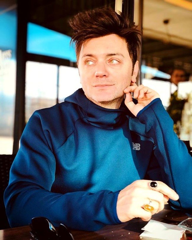 Zakkum'un solisti estetikle bambaşka biri oldu 3