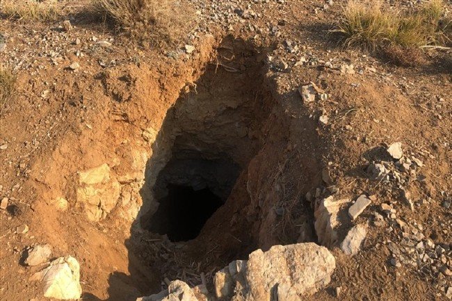 3 girişli mağarada mühimmat ele geçirildi 3