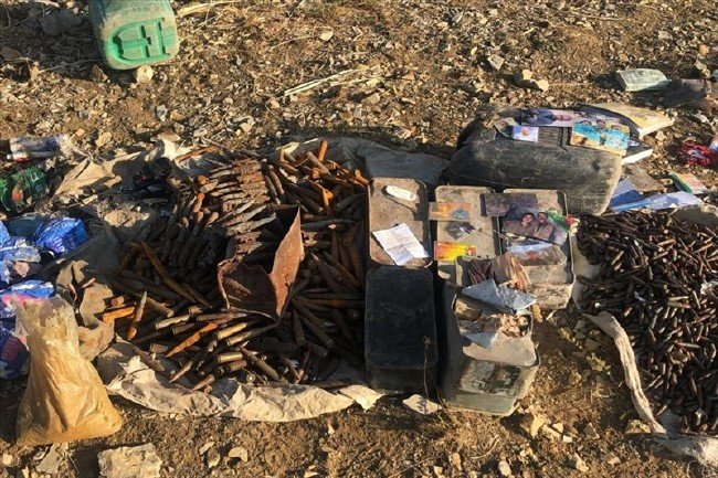 3 girişli mağarada mühimmat ele geçirildi 4