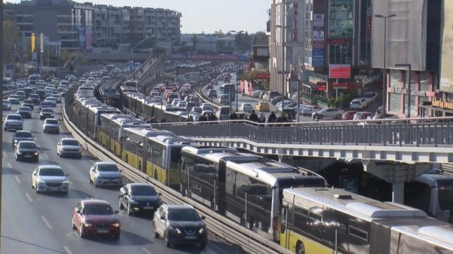 Florya'da metrobüs arızası 1