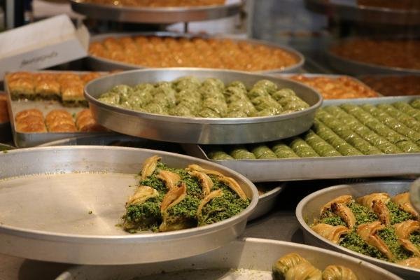 Ucuz baklavaya dikkat! İçinde neler yok ki... 7