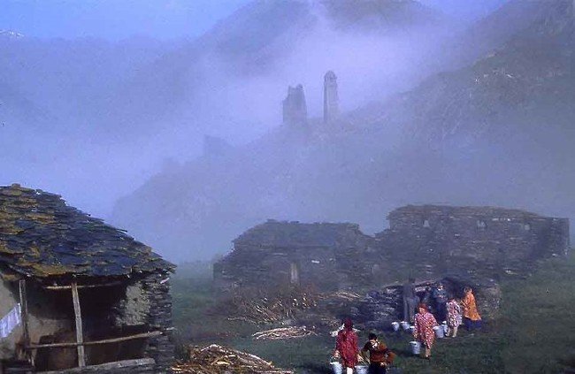 Ortaçağ'dan kalma köy güzelliğiyle büyülüyor 22