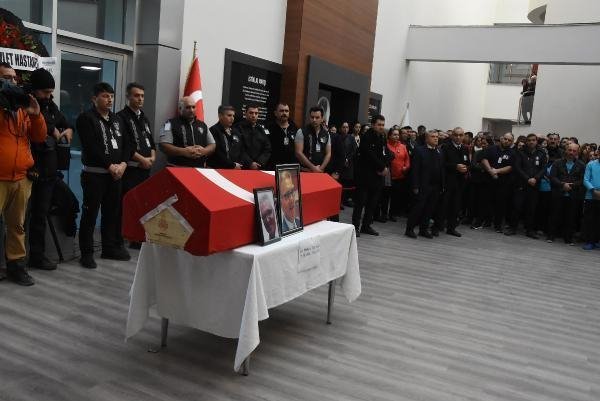 Öldürülen sağlık müdürüne acı tören 15