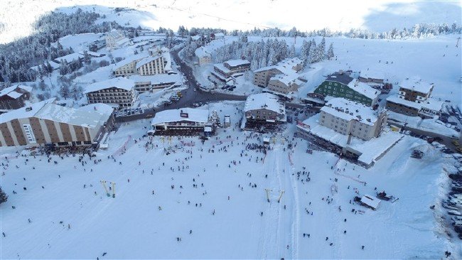 Uludağ'da yılın en kalabalık günü 5