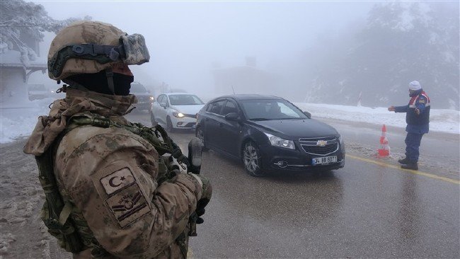 Uludağ'da yılın en kalabalık günü 7