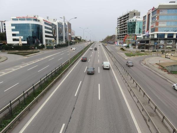 Yılın ilk günü İstanbul’da yollar boş kaldı 11