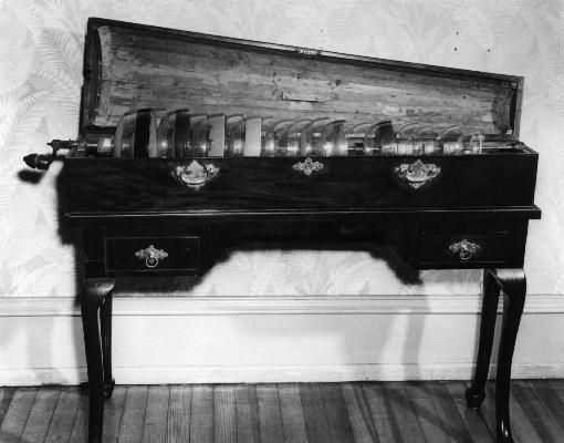 Bu enstrüman yüzlerce kişinin delirmesine neden oldu 16