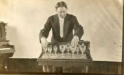 Bu enstrüman yüzlerce kişinin delirmesine neden oldu 2