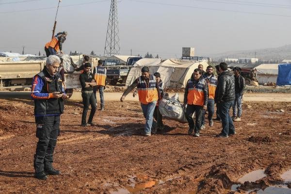 İdlib'den kaçan Suriyelilere Türkiye'den yardım eli 4