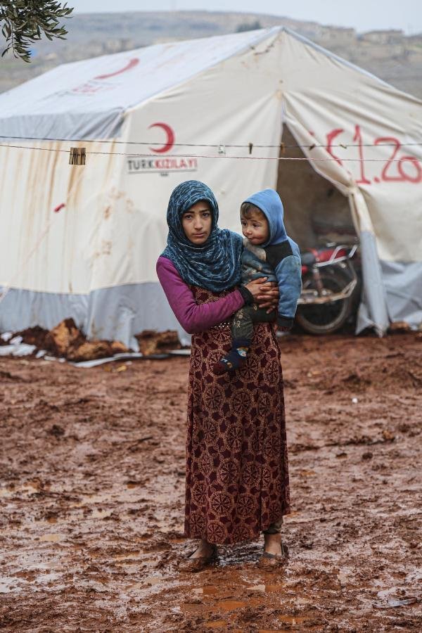 İdlib'den kaçan Suriyelilere Türkiye'den yardım eli 7