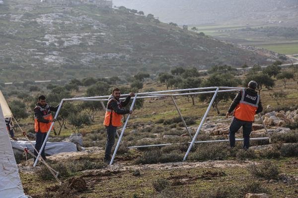 İdlib'den kaçan Suriyelilere Türkiye'den yardım eli 2