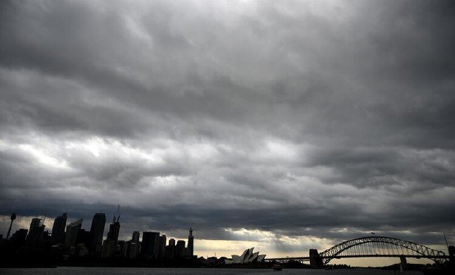Avustralya'da felaketler bitmiyor: Yangın, toz fırtınası, dolu ve sel... 2