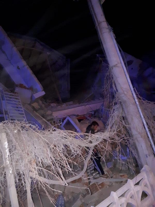 Elazığ'daki deprem sonrası ilk fotoğraflar 22