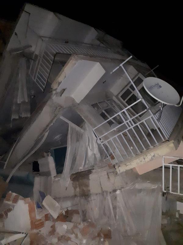 Elazığ'daki deprem sonrası ilk fotoğraflar 27