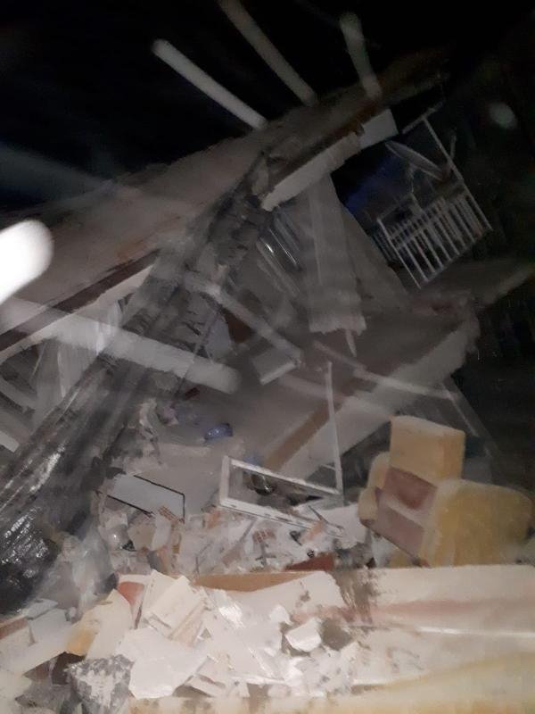 Elazığ'daki deprem sonrası ilk fotoğraflar 33