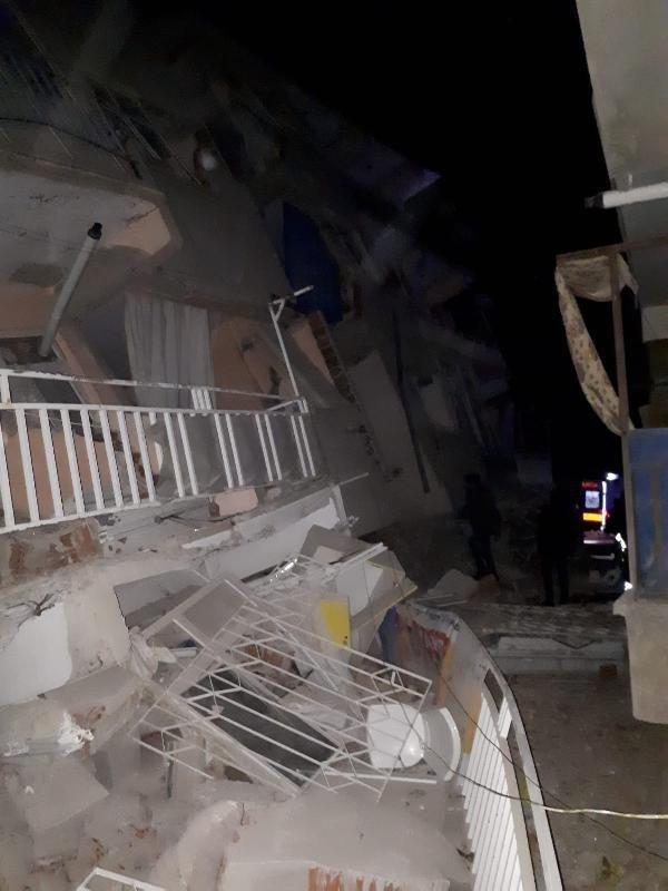 Elazığ'daki deprem sonrası ilk fotoğraflar 26