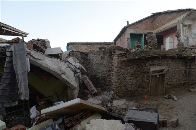 Elazığ ve Malatya'da ağır bilanço 16