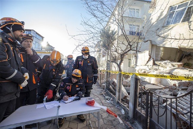 Elazığ ve Malatya'da ağır bilanço 71