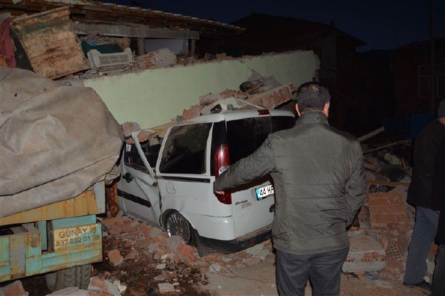 Elazığ ve Malatya'da ağır bilanço 76