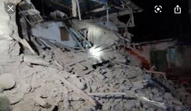 Deprem sonrası ünlülerden 'geçmiş olsun' mesajı 20