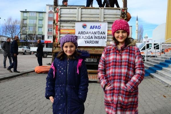 Harçlıklarını Elazığ'a gönderdiler 9