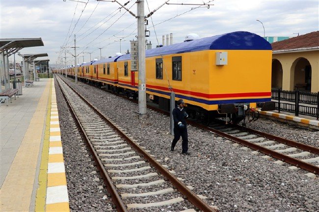 TCDD'nin yardım treni Elazığ'da 1