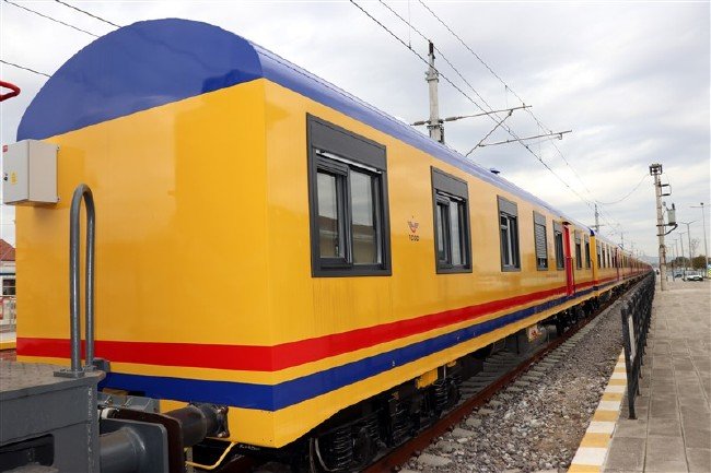 TCDD'nin yardım treni Elazığ'da 2