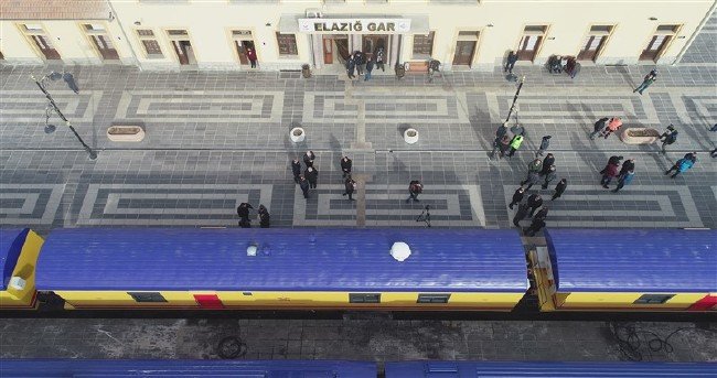 TCDD'nin yardım treni Elazığ'da 22