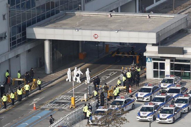 Wuahan cesetler sokaktan toplanıyor 13