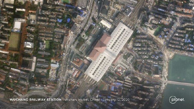 Wuahan cesetler sokaktan toplanıyor 23