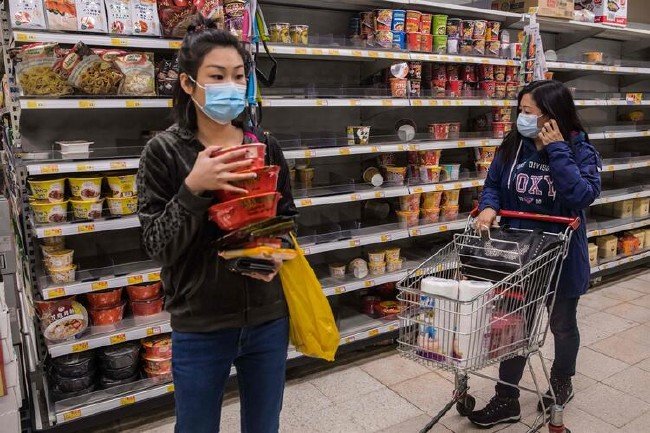 Wuahan cesetler sokaktan toplanıyor 27