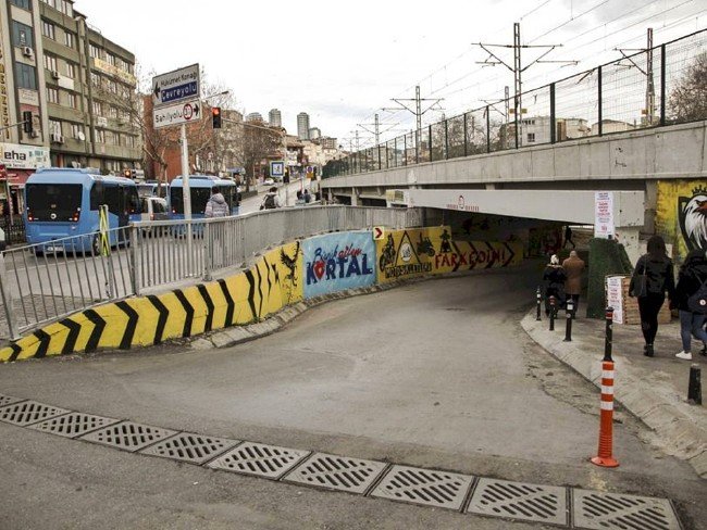 İstanbul'da Marmaray alt geçidi grafitilerle renklendi 2