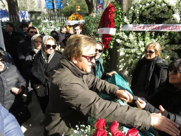 Önce uçak saatini sonra koltuğunu değiştirmiş 4