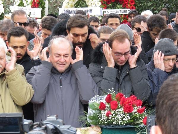 Önce uçak saatini sonra koltuğunu değiştirmiş 9