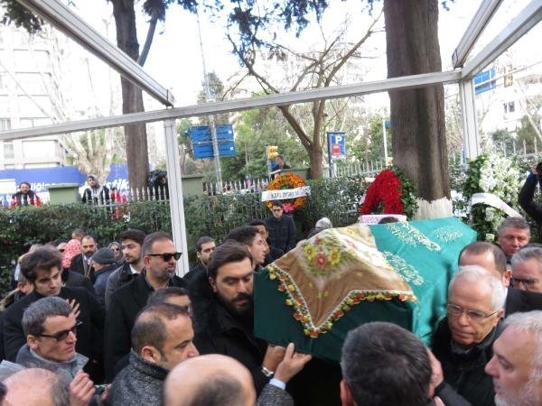 Önce uçak saatini sonra koltuğunu değiştirmiş 12